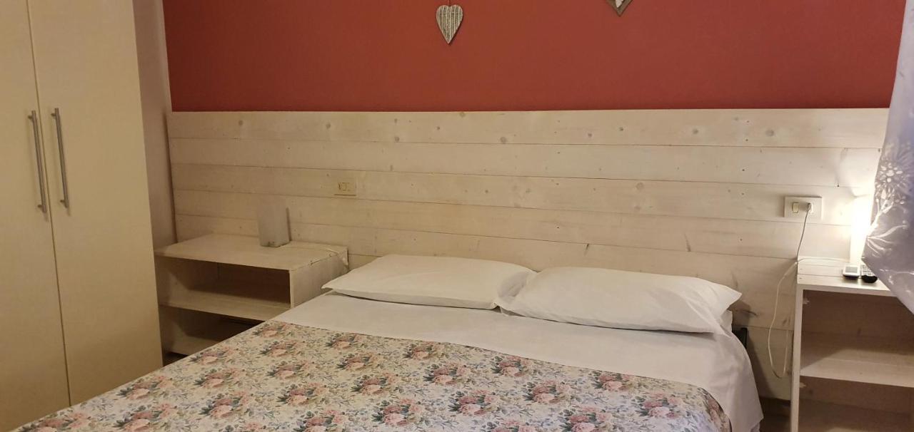 Bed And Breakfast Malo Кастильоне ди Равена Стая снимка